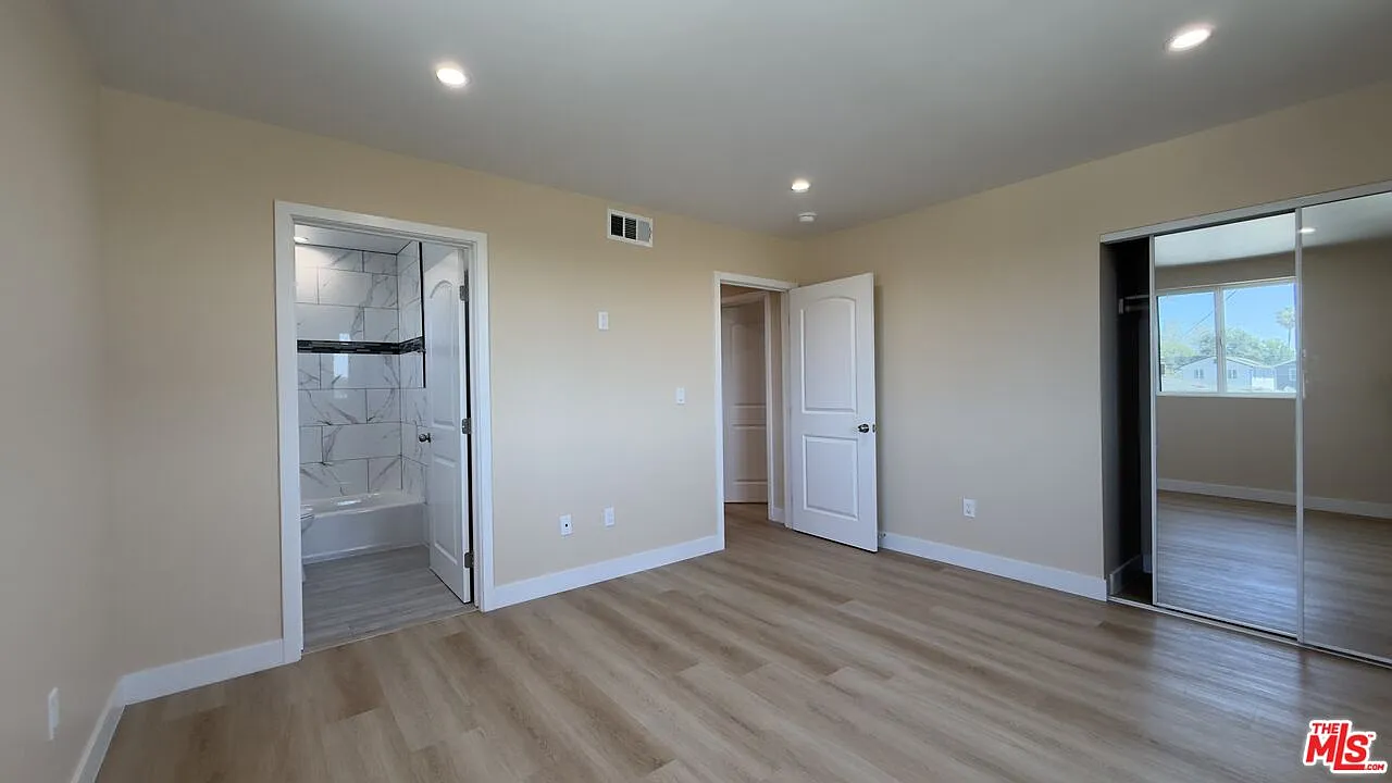 3 bed, 3.0 bath, 1173 sqft, $3,400 — Photo 4