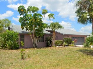 4564 Charing Cross Rd, Sarasota, FL 34241