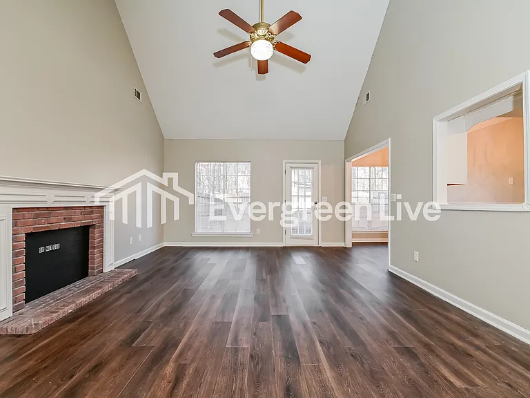 3431 Hollow Oak Dr — Photo 2