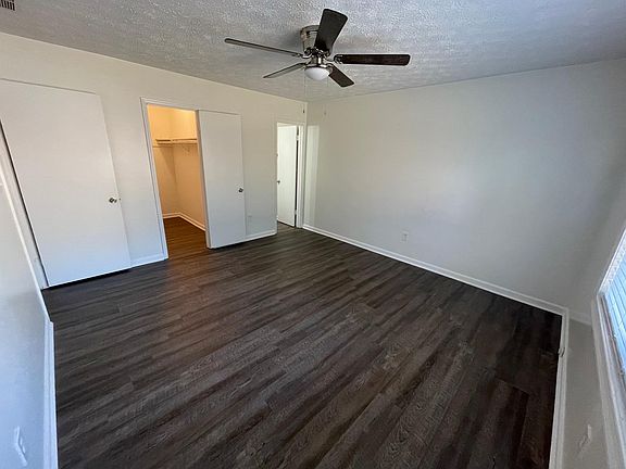 2nd image of 135 Kimberly Way SW #135