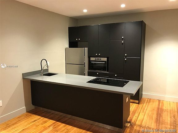 3rd image of 1618 Michigan Ave APT 31