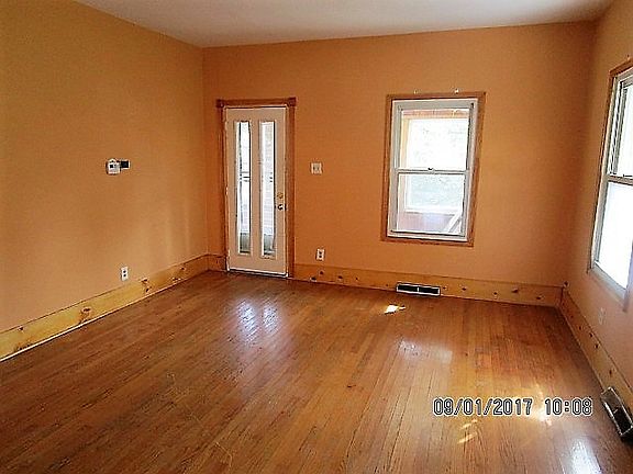 4th image of 110 N Rebecca St