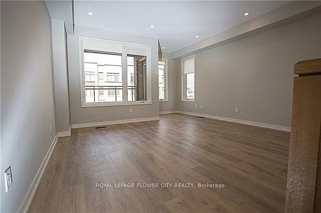 220 Huguenot Rd — Photo 5