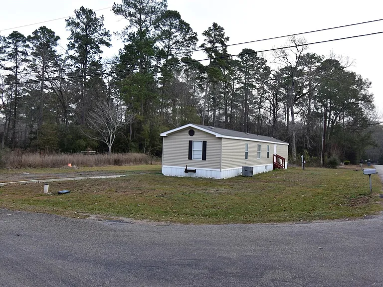 2 Lake View Ln — Photo 3