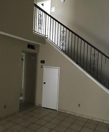 3rd image of 7025 Orizaba Ave