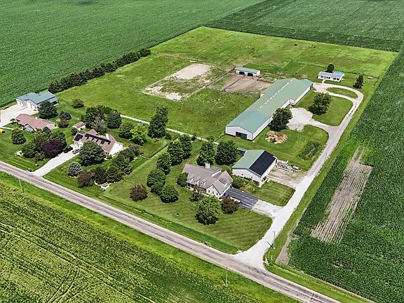 2nd image of 1936 County Road 1850 N