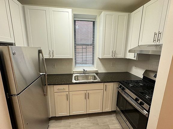 4th image of 152 E 116th St APT 8