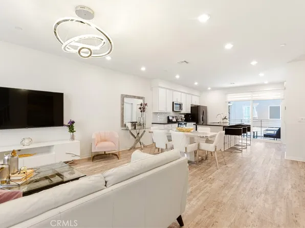 20605 Desert Ash Ln, Winnetka, CA 91306