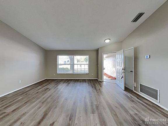 2nd image of 8067 Cloverglen Cir