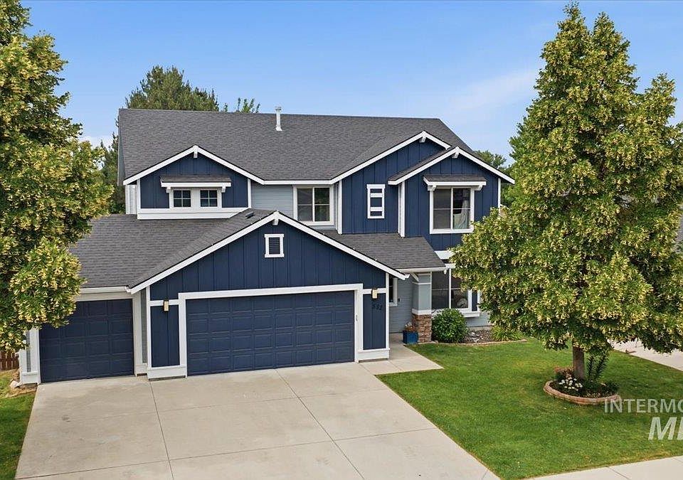 1st image of 582 W Treehouse Way
