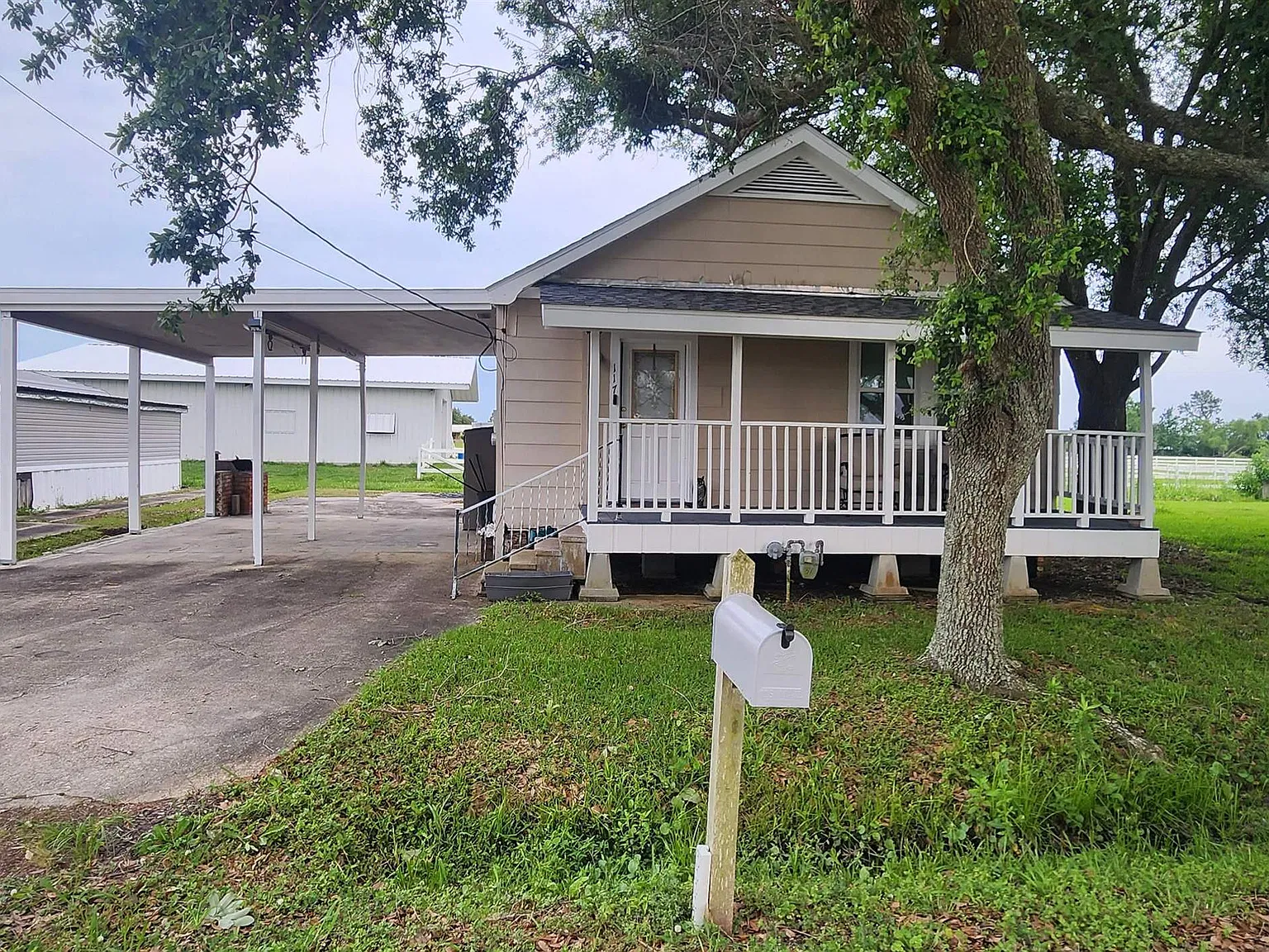3 bed, 1122 sqft, $1,600 — Photo 1