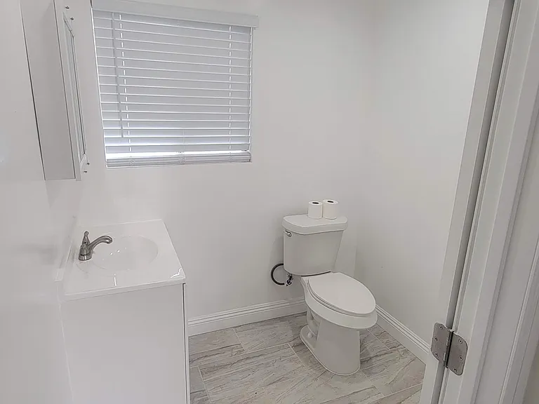 131 S Gless St #1/2 — Photo 20