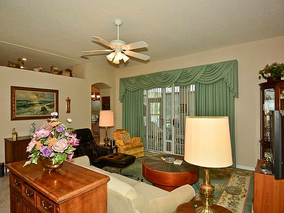 4th image of 2025 S Pebble Beach Blvd