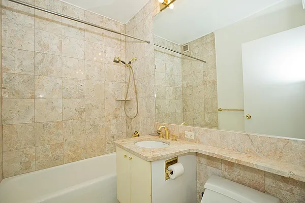 Rented by Keller Williams NYC | media 17