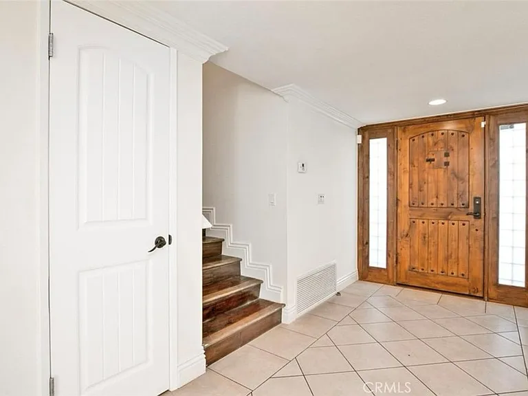 5954 Wilkinson Ave — Photo 15