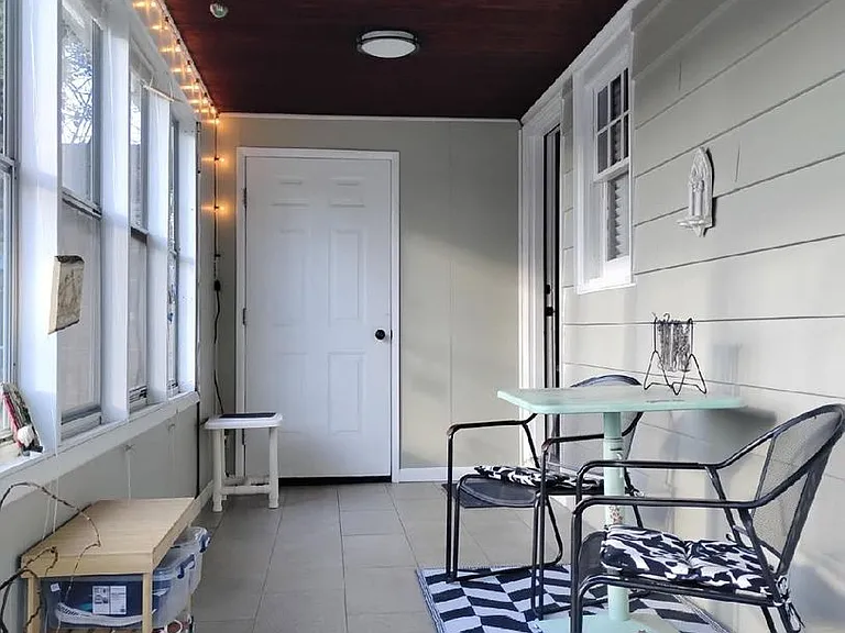 18 Meeting House Spring Rd — Photo 6