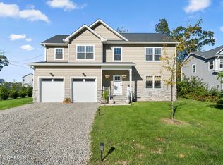 35 Pennsylvania Avenue, Waretown, NJ 08758