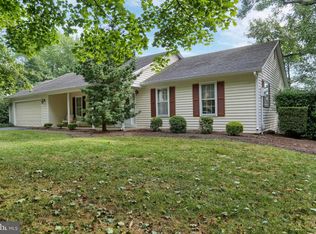 5231 Meadowbrook Dr, Mechanicsburg, PA 17050