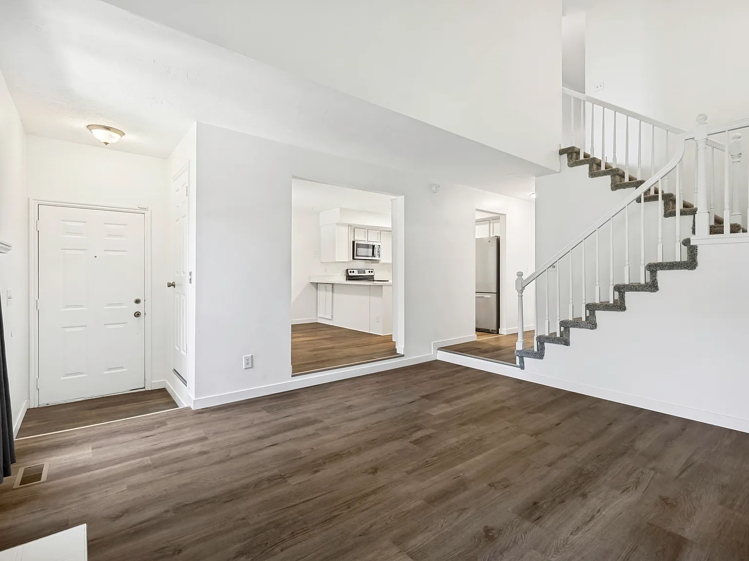 4 bed, 2749 sqft, $2,670 — Photo 3