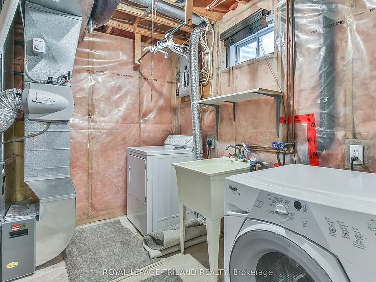952 Thistledown Way — Photo 38
