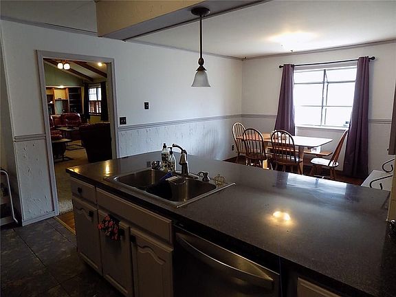 5th image of 605 Rolling Hills Dr