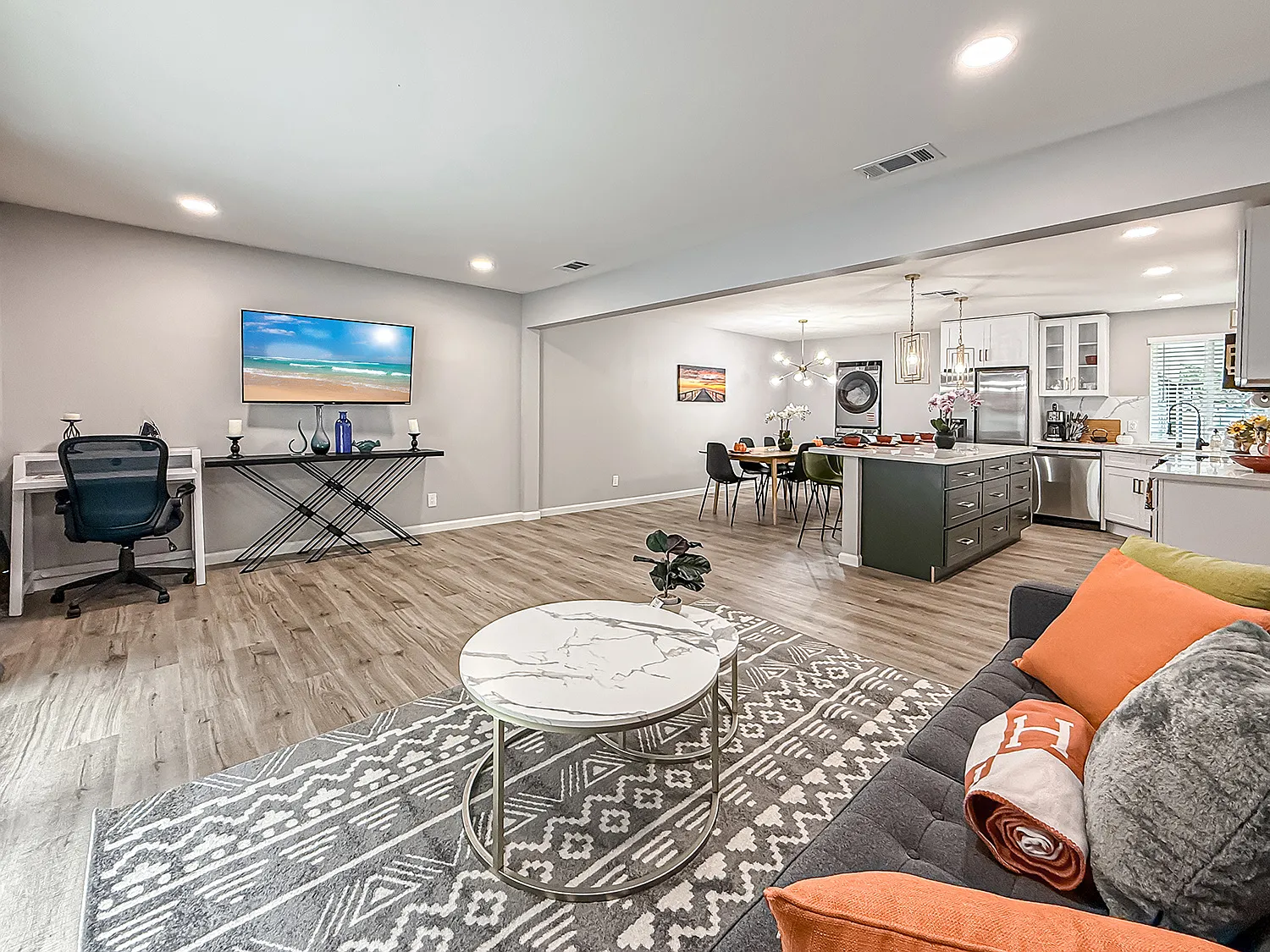4 bed, $7,998 — Photo 4
