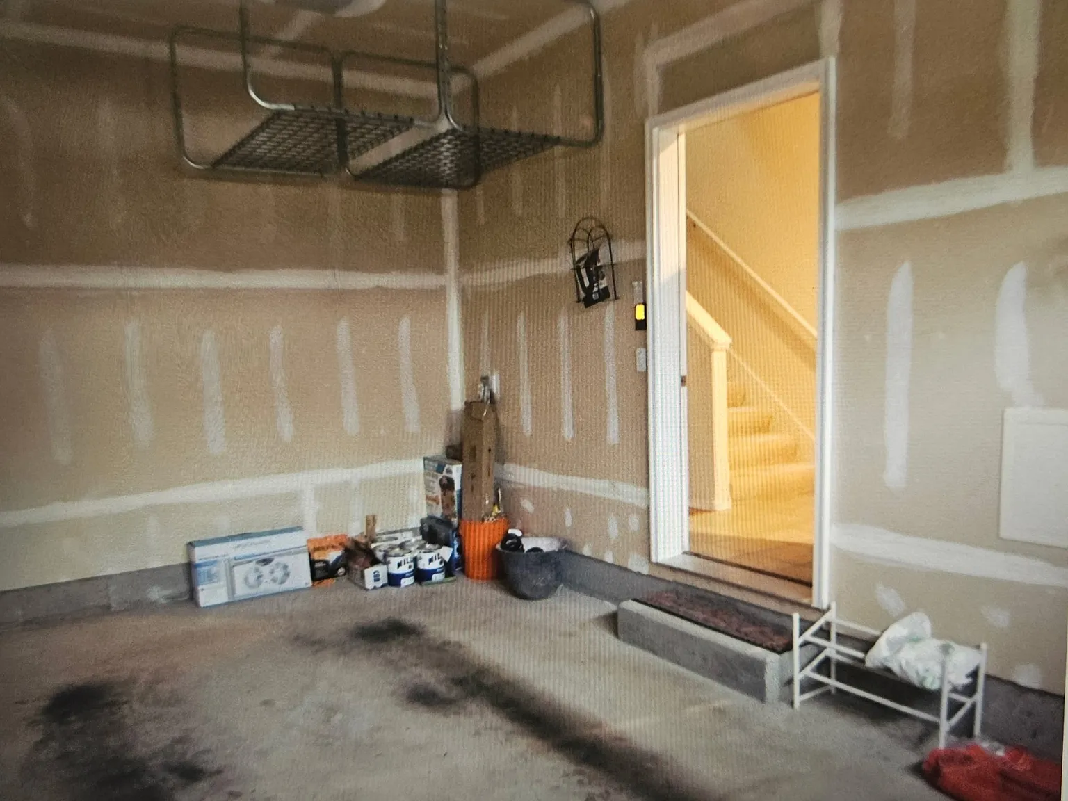 3 bed, 2.5 bath, 1370 sqft, $2,500 — Photo 3