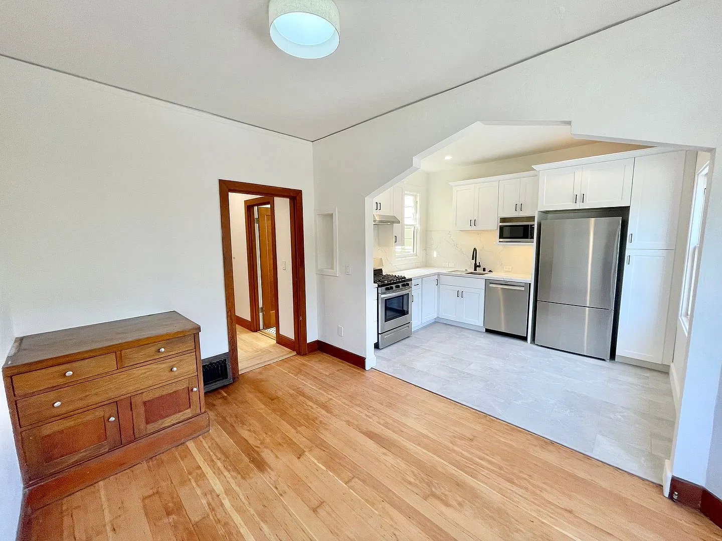 2br/1ba Prime Telegraph Hill Single Family Home, Views A Must See! — Photo 2