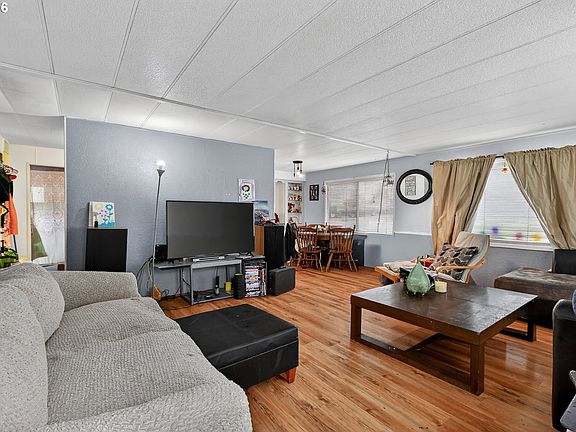 5th image of 7120 Fairview Rd Unit 35