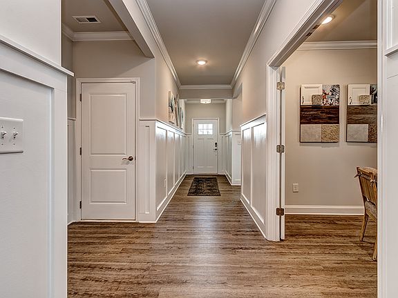 Photo is for illustrative purposes only