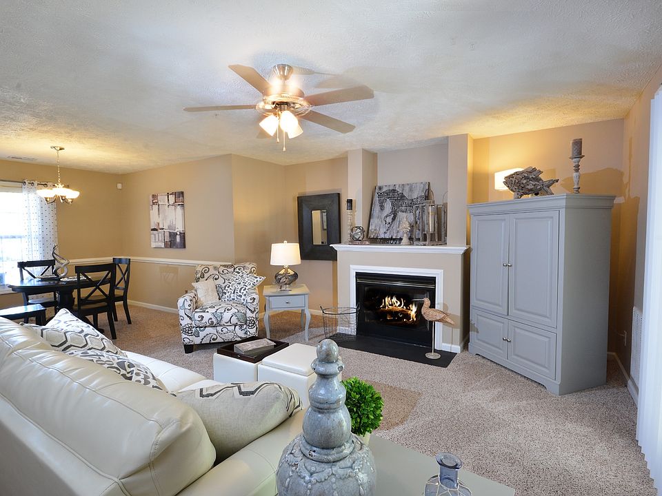 2nd image of 526 Regency Dr Unit 102