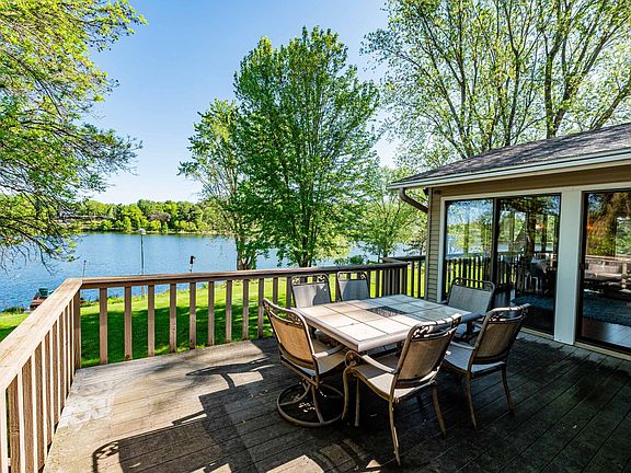 5th image of 1322 Meadowlark Dr
