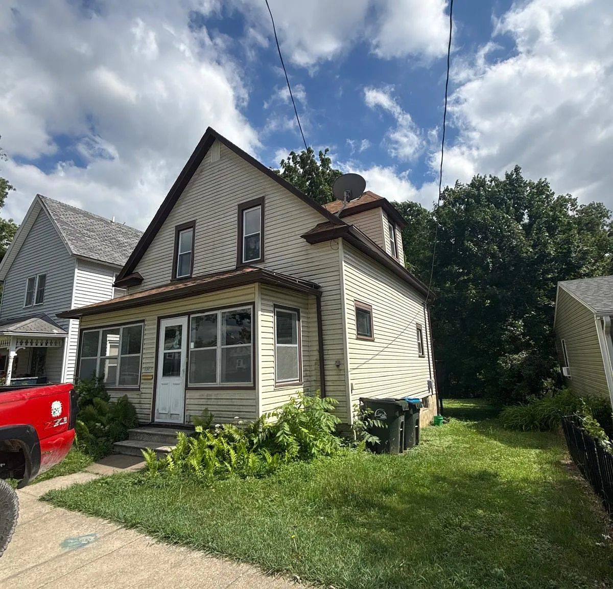 3 bed, 1061 sqft, $1,200 — Photo 1