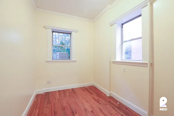 Rented by REZI | media 16