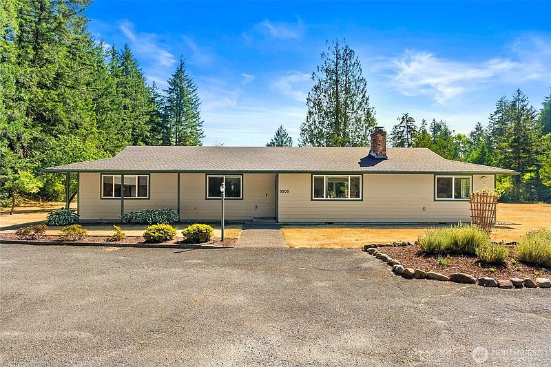 3rd image of 3205 107th Avenue SW