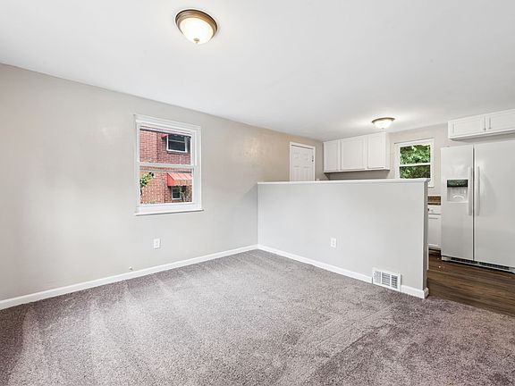 3rd image of 9226 Valley St
