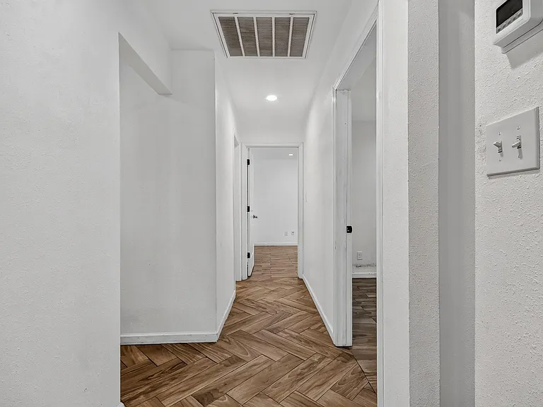 4530 Stanford Ct — Photo 10