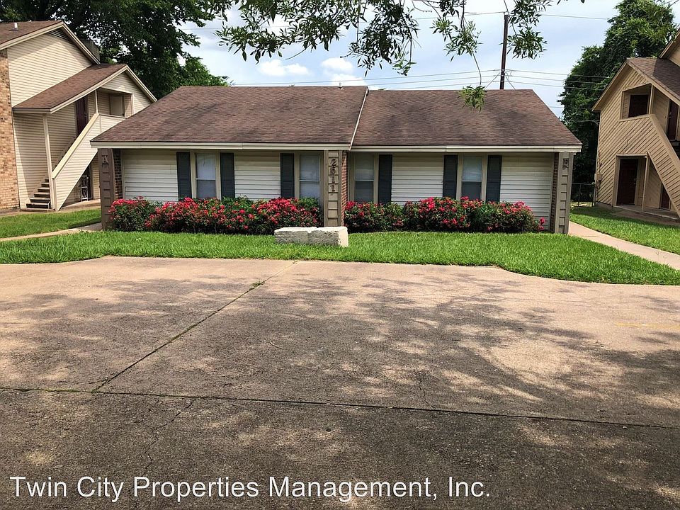 1st image of 2611B Pecan Knoll St