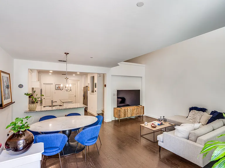 1520 Navasota Trl — Photo 5