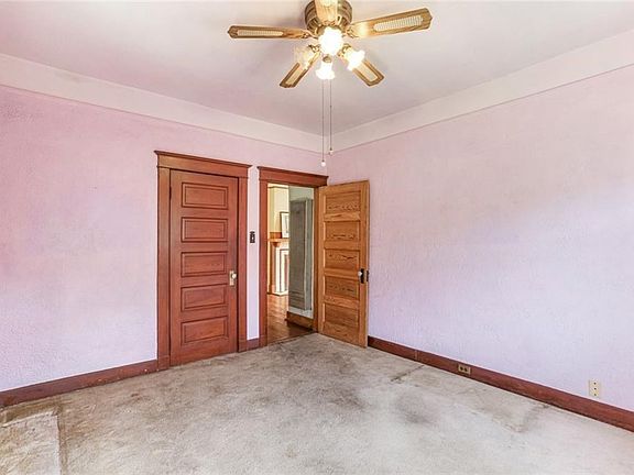 2nd image of 4805 Iberville St