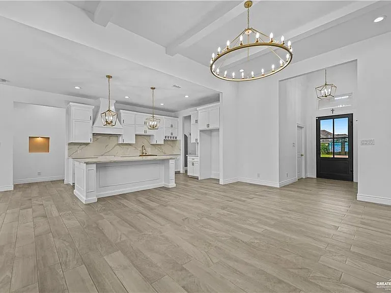 3820 E Roosevelt Ave — Photo 6