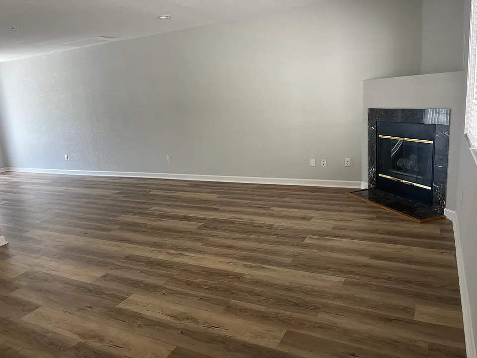 Electric fireplace