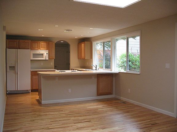 5th image of 1703 172nd Ct NE