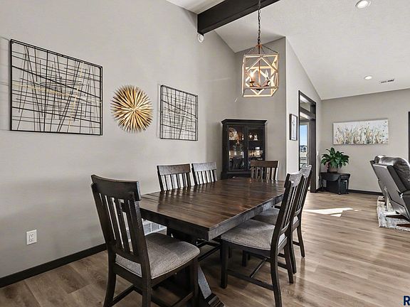 5th image of 2430 N Main Ave