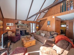 22 Riverside Dr, Wilmington, VT 05363