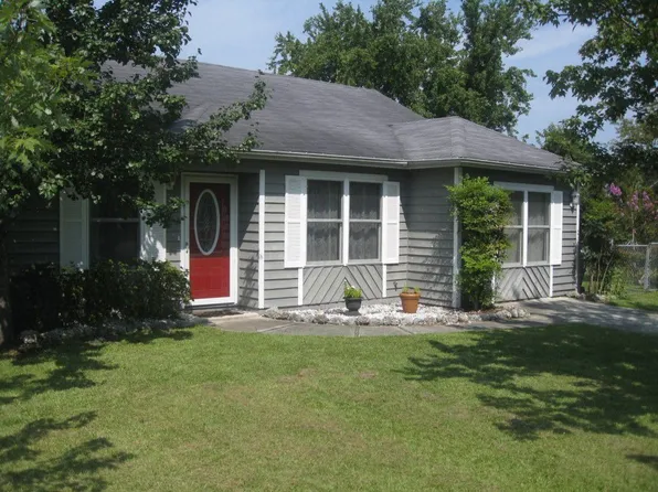 519 Sunrise Walk St, Newport, NC 28570