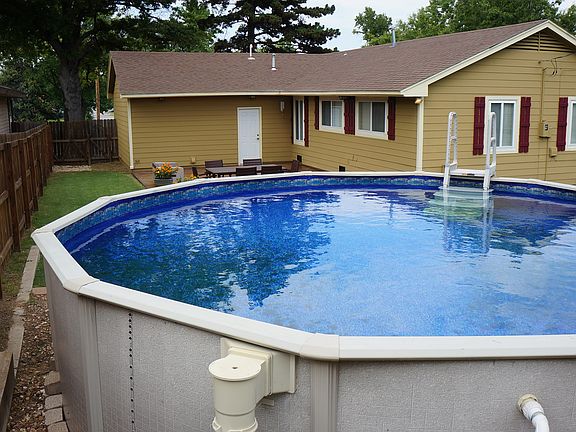 18' round X52" depth pool