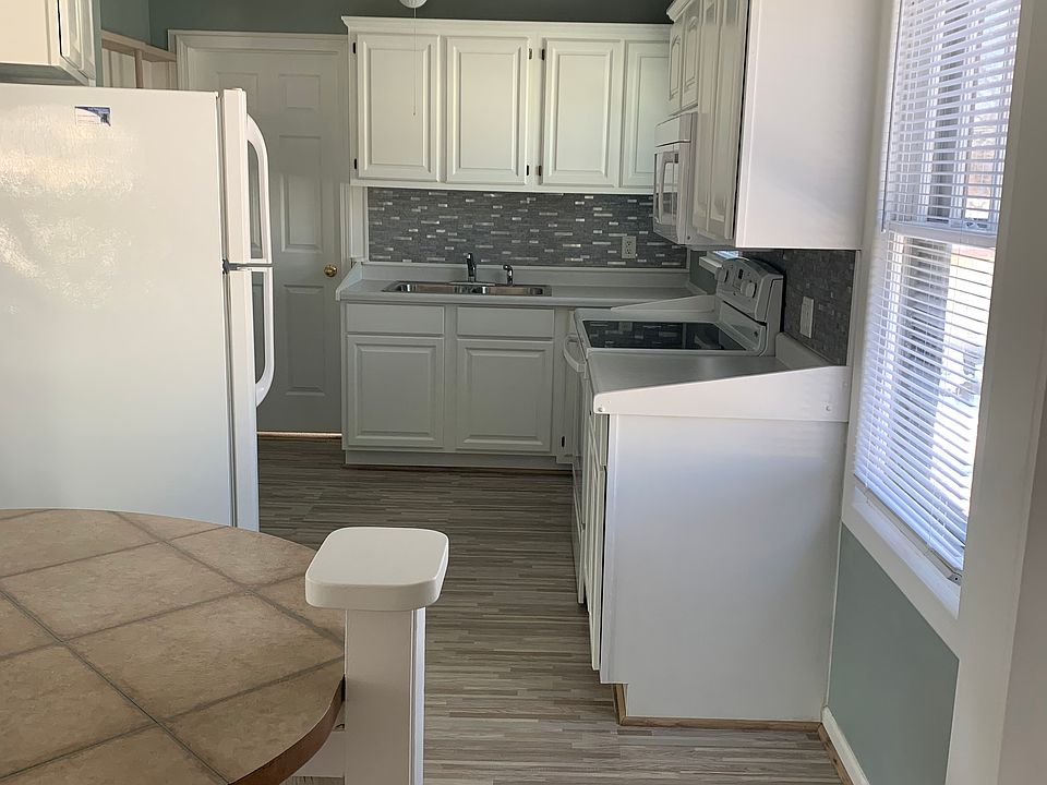 1st image of 7419 W 136th Ct