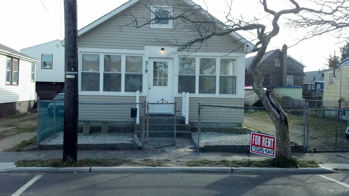 319 Franklin Ave photo 1