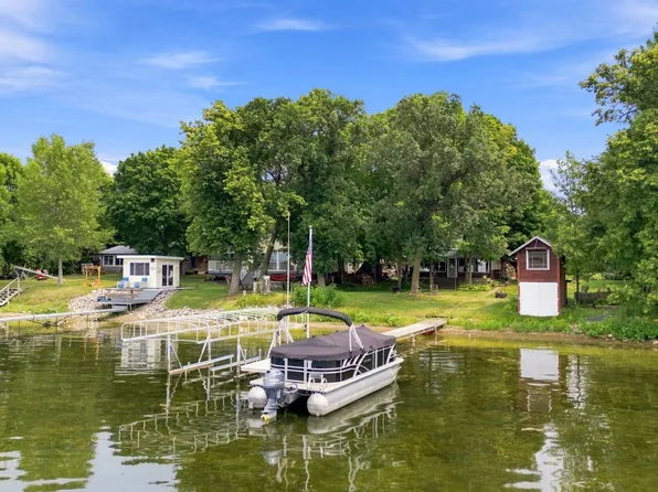 1250 E Shore Dr, Detroit Lakes, MN 56501
